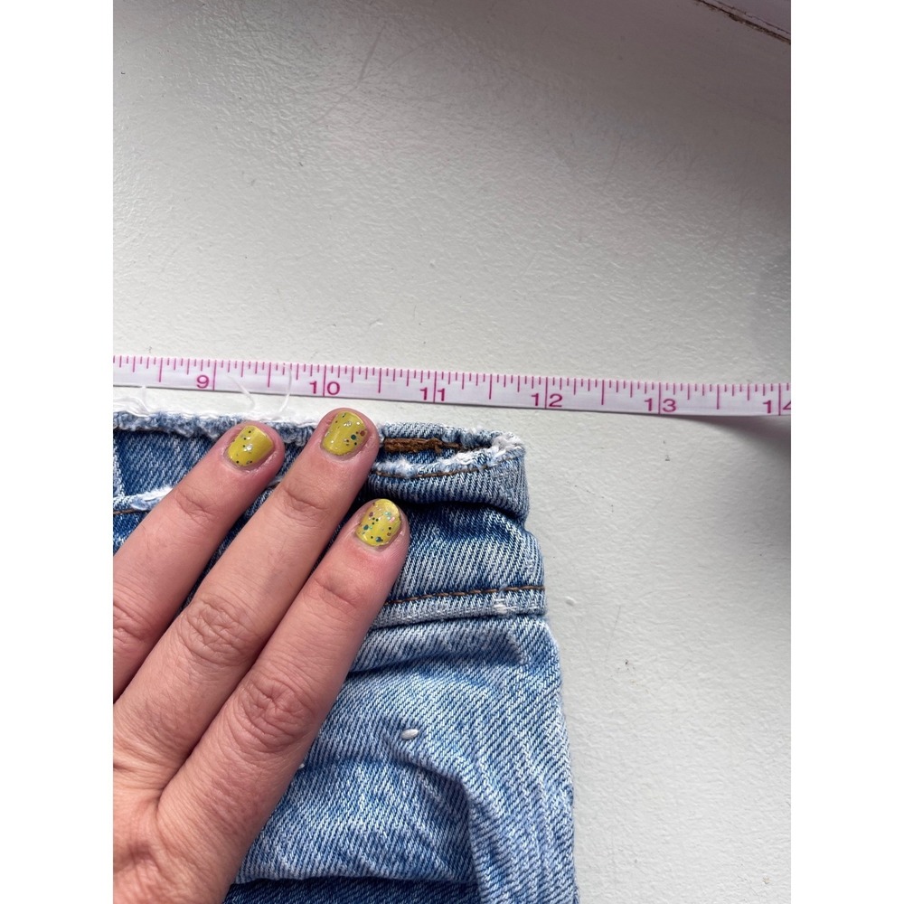 Abercrombie & Fitch Curve Love 90s Straight Ultra High Rise Distressed Jeans 24 - Picture 4 of 5